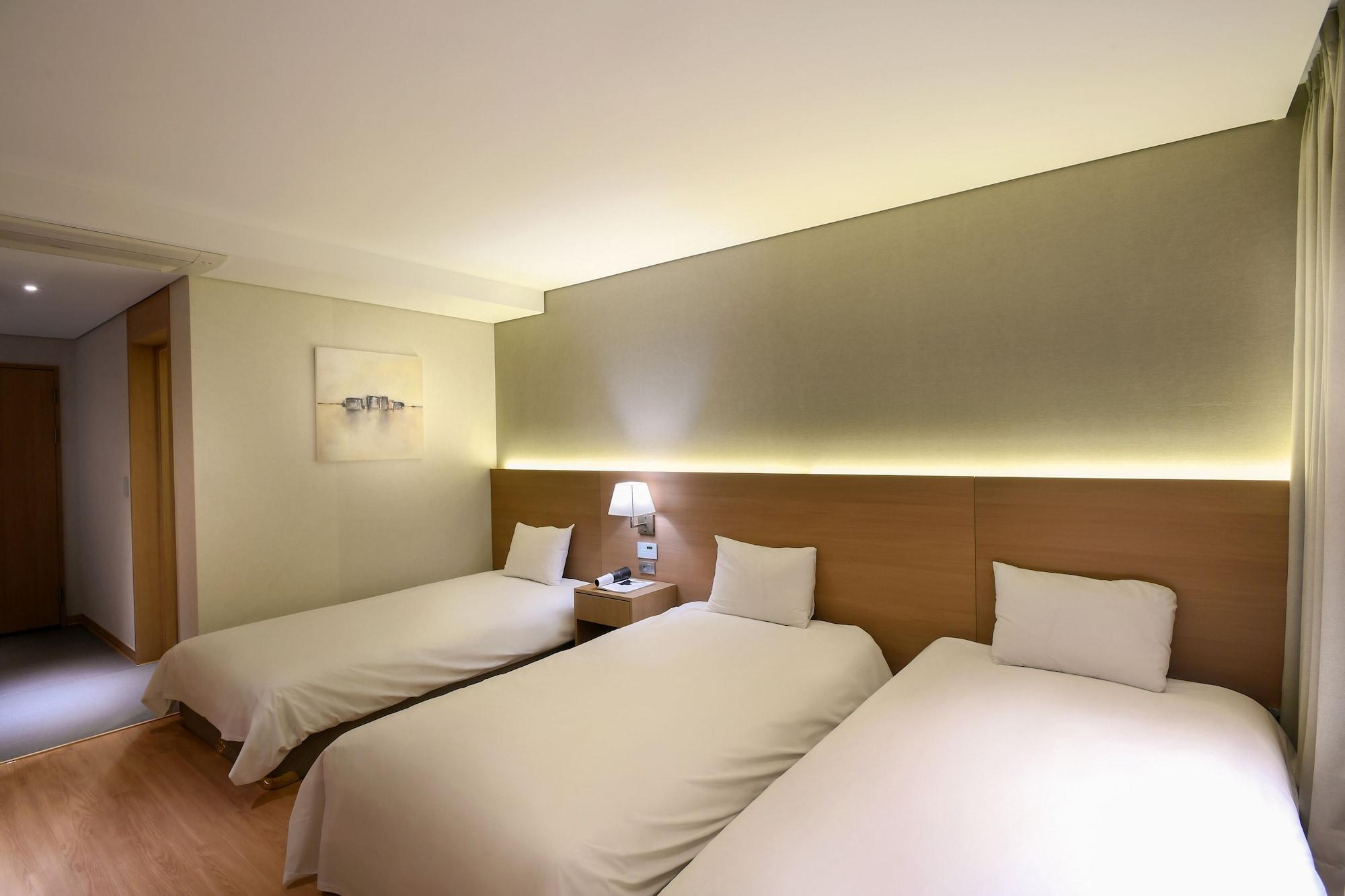 Astar Hotel Jeju Exteriör bild