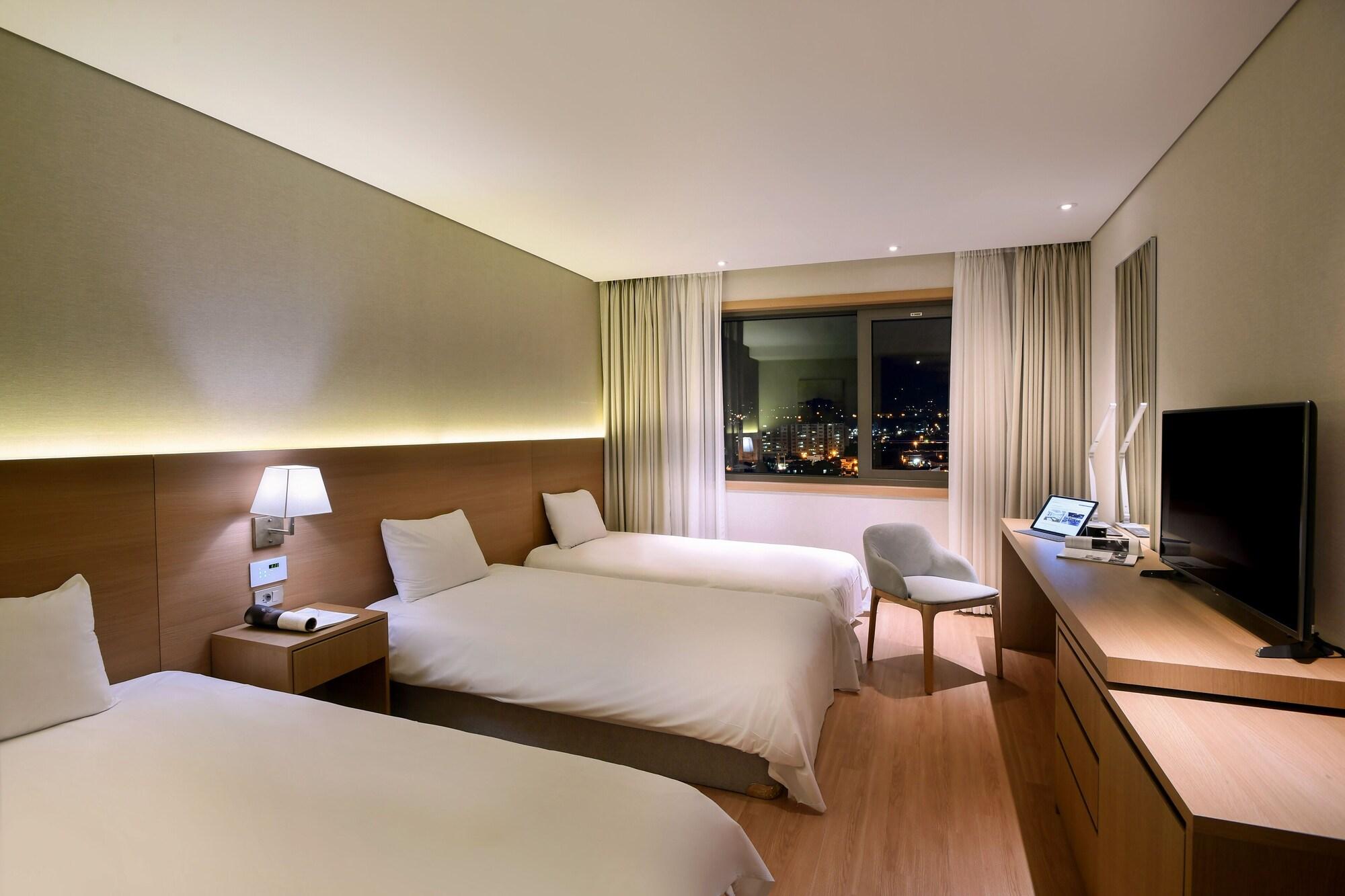 Astar Hotel Jeju Exteriör bild