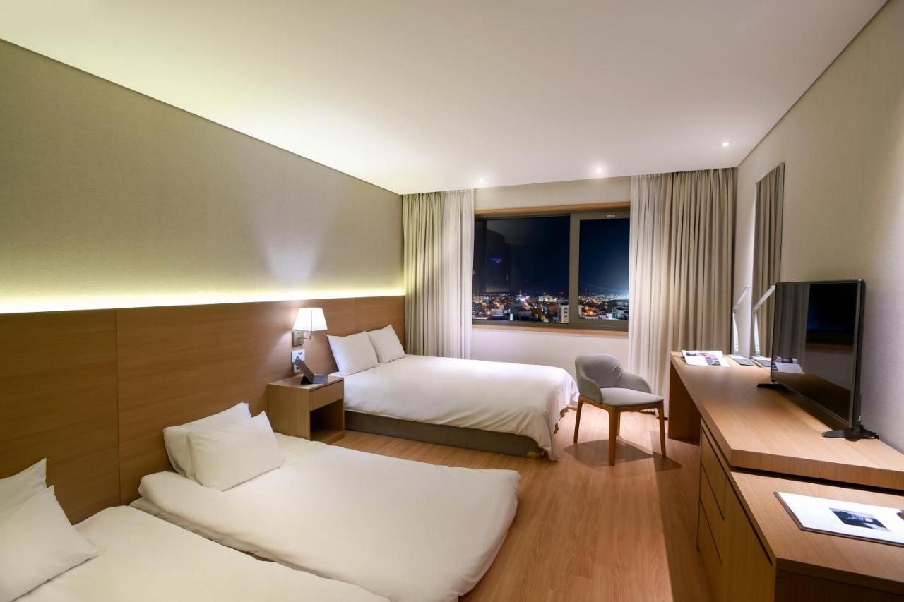 Astar Hotel Jeju Exteriör bild