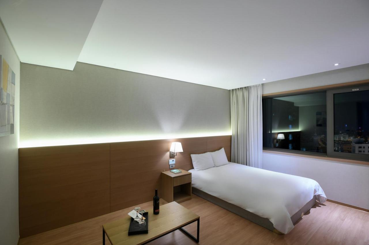 Astar Hotel Jeju Exteriör bild